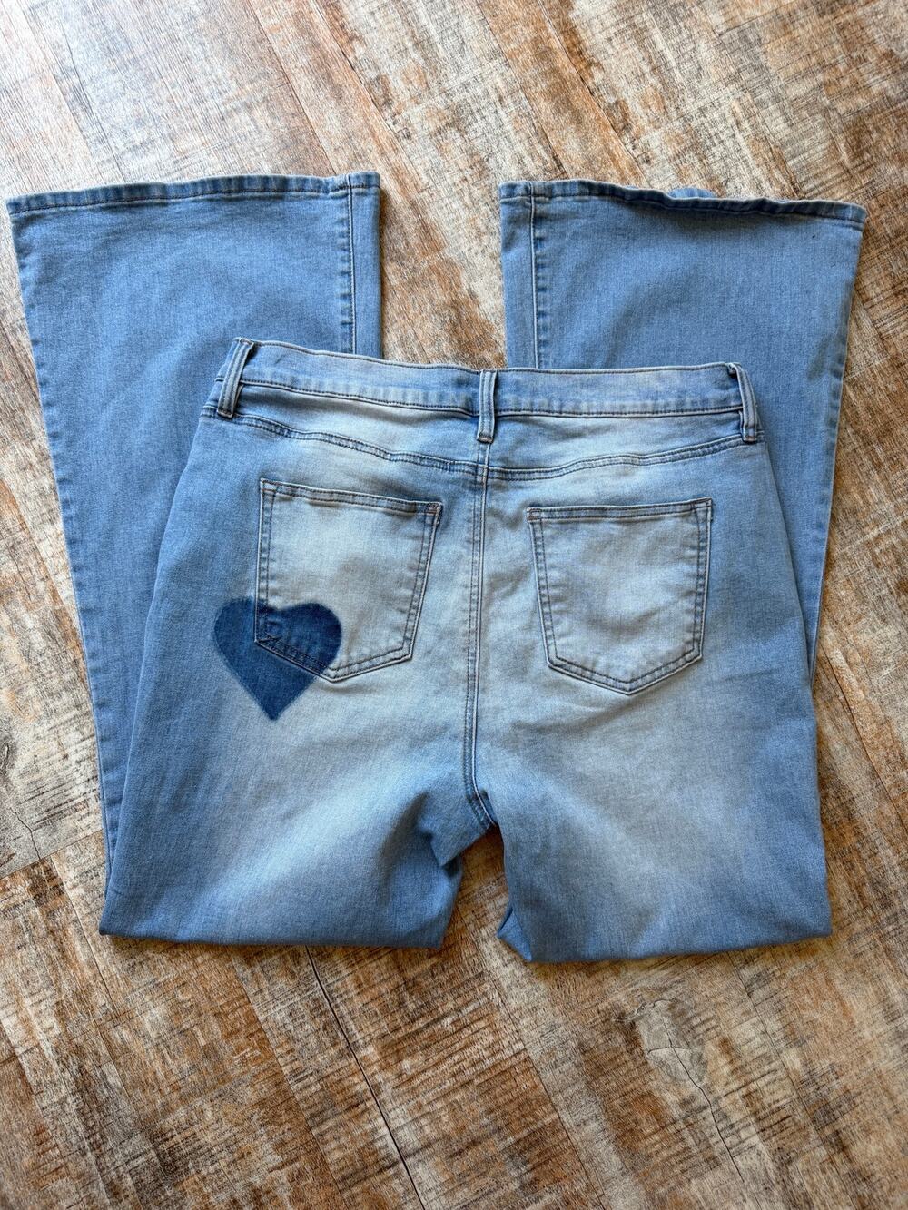 Plus Size Fashion Nova High Rise Flare Jeans Light Wash Heart Print Size 16